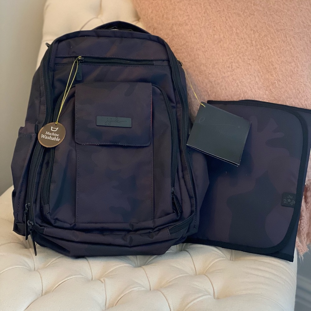 NWT JuJuBe Be Right Back in Black Ops